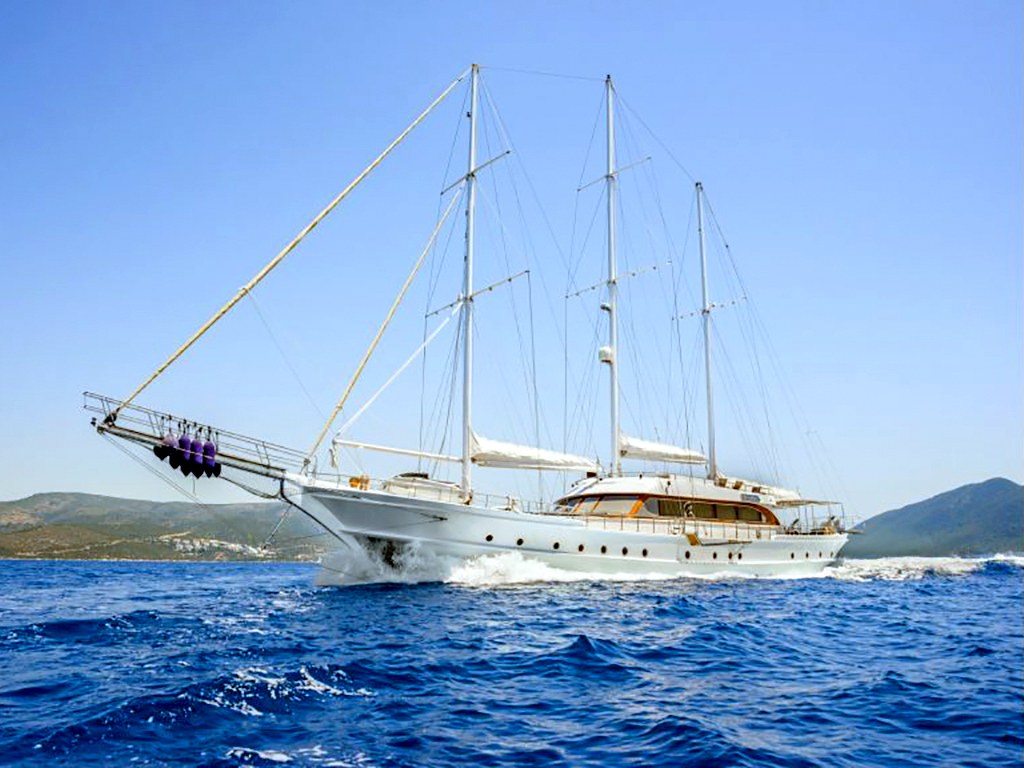Yacht Bella Mare