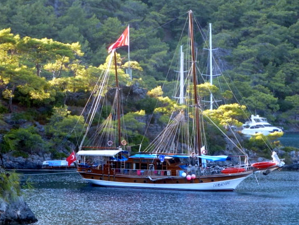 Yacht Cemal Efe